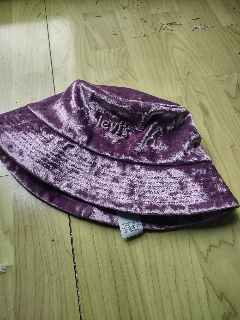 Levi's Velvet Bucket Hat in Purple